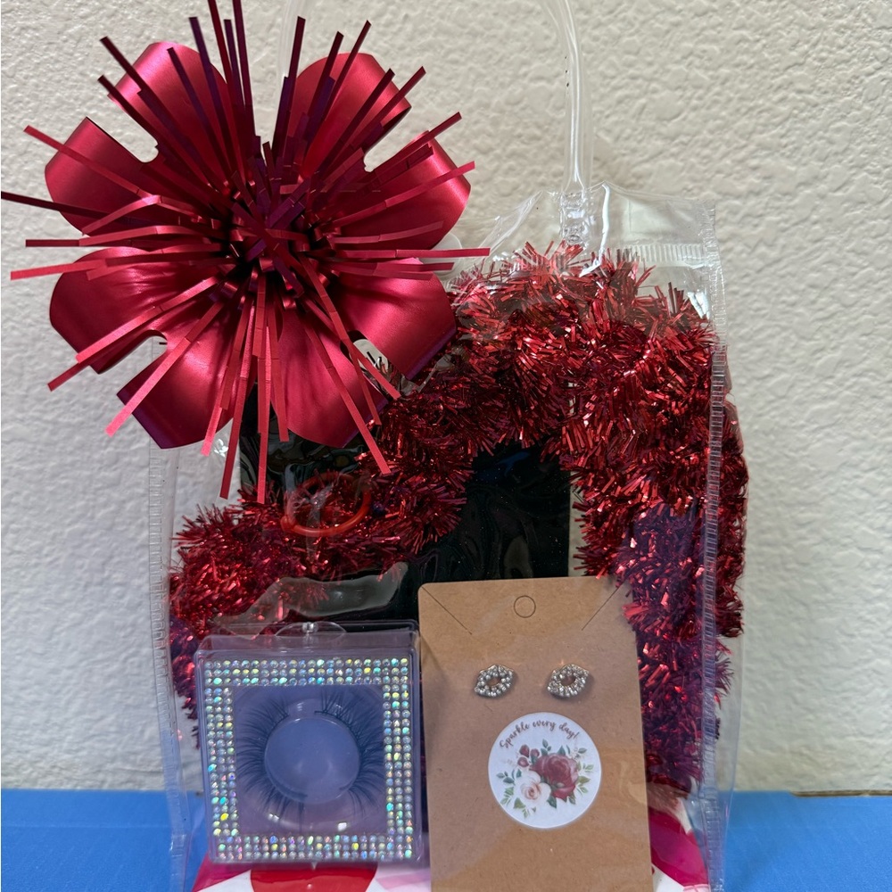 Sparkle Every Day Gift Bag Bundle with Luxury Lashes, Earrings, Cosmetic Bag